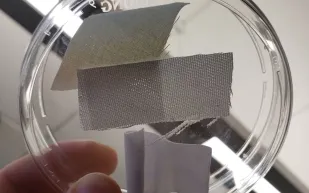 ابتكار ملابس تبريد جديدة تخفف تأثير الموجات الحارة