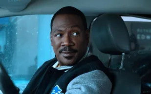 رحلة صعود "إيدي ميرفي" نحو النجومية في عالم الفن والاستثمار!