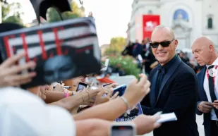 فينيسيا السينمائي الـ81: تألق النجوم وحضور لافت لأفلام البحر الأحمر (فيديو)