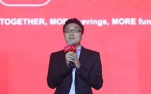 كيف تحول كولين هوانغ من موظف في "غوغل" إلى أغنى رجل في الصين؟