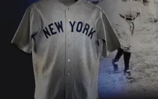 بيع قميص أسطورة البيسبول "بيبي روث" بـ 24.1 مليون دولار في مزاد!