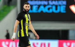 لهذا السبب.. "بنزيما" لن يغادر السعودية بعد اعتزال كرة القدم