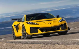 Chevrolet Corvette ZR1: تحدٍ جديد لعمالقة السيارات الرياضية