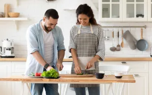  لماذا لا يشعر الرجال بالأمان في العلاقة العاطفية؟