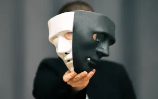 "التنافر المعرفي".. عندما تخدع نفسك بنفسك!