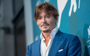 "جوني ديب" يطلق معرضاً تجريبياً لروائعه أكتوبر القادم