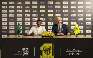 الاتحاد السعودي يعلن تعاقده مع لاعب منتخب هولندا "ستيفن بيرجيون"