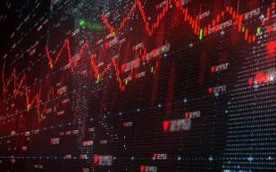 روبرت كيوساكي يحذر: أزمة مالية وشيكة وهذا المعدن هو الملاذ الآمن