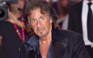 امتلك 16 سيارة و 23 هاتفًا ذكيًّا.. كيف أفلس آل باتشينو؟