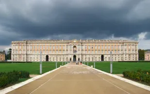 قصر كاسيرتا الملكي.. تحفة معمارية إيطالية ووجهة فريدة لعشاق التراث