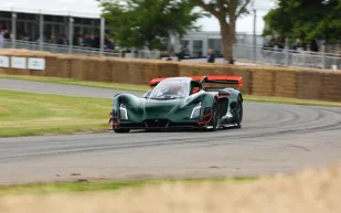 سيارة Czinger 21C: مواصفات خارقة حطمت الأرقام القياسية في غودوود