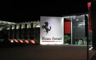 اشترى فيراري بقيمة 230 ألف دولار وحطمها بعدها بساعات! (فيديو)