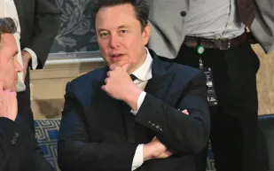 "إيلون ماسك" استخدم تقنيات حديثة لمراقبة "آمبر هيرد" قبل إنفصالهما!