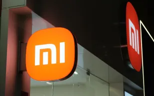 "شاومي" تسجل براءة اختراع لهاتف ينقسم إلى نصفين