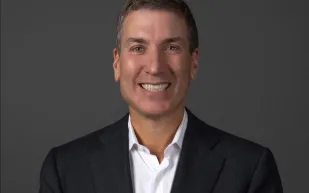 صعود ملياردير جديد في "وول ستريت".. ماذا قدم؟