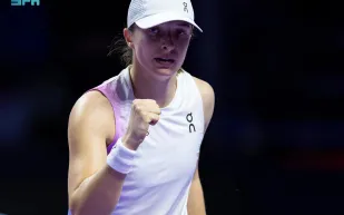 الأمريكية "كوكو جوف" تتأهل إلى نصف نهائي محترفات التنس بالرياض