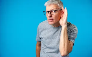 6 علامات تكشف عن معاناتك من مشكلة في الأذن