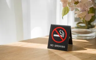 هل السجائر الإلكترونية أقل ضررًا من التقليدية؟.. دراسة حديثة تكشف