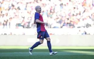 "إنييستا" يودع الملاعب أمام 45 ألف مشجع في طوكيو