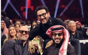 "أحمد حلمي" يشكر "آل الشيخ" على الأمسية التي جمعته و"جيسون ستاثام"