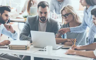 كيف تتعامل مع التشتت في مكان العمل؟