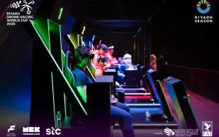 بمشاركة أكثر من 50 دولة.. انطلاق منافسات كأس العالم لسباق الدرونز في الرياض 
