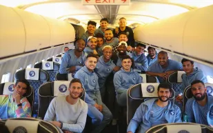 لحظات عصيبة وإصابات بين اللاعبين.. بعثة بيراميدز المصري تنجو من حادث طائرة