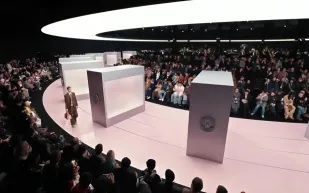 6 عروض أزياء تفتتح أسبوع الموضة في باريس للأزياء الرجالية لموسم خريف 2025