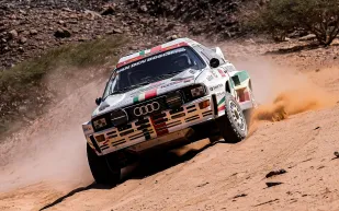 يزيد الراجحي يتصدر فئة السيارات في رالي داكار السعودية