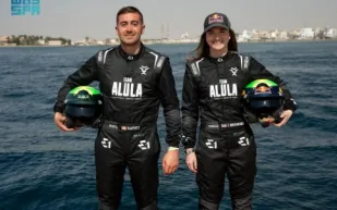 "العُلا" تعزز حضورها الرياضي العالمي في أول بطولة للقوارب الكهربائية السريعة