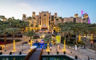 معرض آرت دبي 2025.. لقاء ساحر بين التاريخ والفن والإبداع