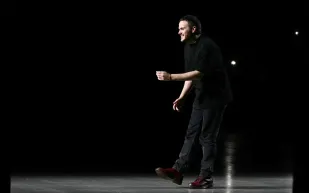 رحيل المدير الإبداعي لعلامة "جوتشي" يطرح تساؤلات حول مستقبلها