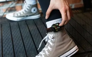 أسباب رواج ارتداء الساعات الذكية على الكاحل!