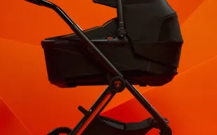 مستوحاة من سياراتها الرياضية.. "لامبورجيني" تدلل الأطفال بعربة فاخرة! (فيديو)