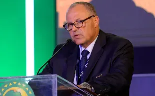  الأمير عبد العزيز بن تركي الفيصل يهنئ هاني أبو ريدة بعد فوزه بمقعد في الفيفا