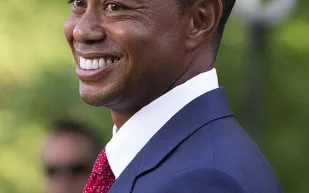 "تايجر وودز" يعلن علاقته بـ"فانيسا ترامب"