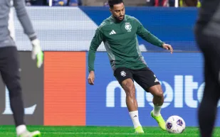 هيرفي رينارد يعلن تشكيل منتخب السعودية لملاقاة اليابان في تصفيات كأس العالم 2026