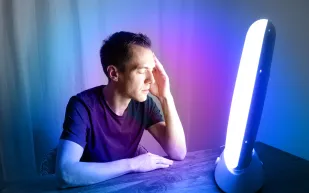 العلاج الضوئي.. حل سحري لنومٍ مثالي