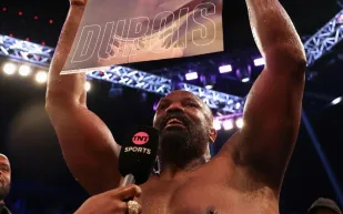 تشيسورا يتحدى دانيال دوبوا في مباراة حاسمة على لقب العالم