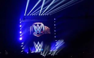 أبرز نتائج WWE راو 24 مارس: تدخلات مفاجئة وبطولات على المحك