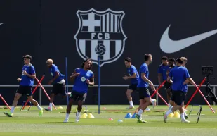 برشلونة أمام اختبار صعب ضد إنتر ميلان اليوم في دوري أبطال أوروبا