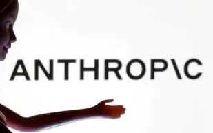 مساعدك الذكي يقرأ بريدك: كلود يقتحم جيميل وتقويم جوجل