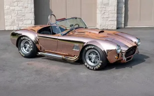 سيارة شيلبي كوبرا النحاسية النادرة في مزاد مرتقب.. تعرف على قصتها