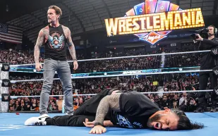 عودة نارية لـCM Punk في سماك داون ومواجهات تُشعل طريق ريسلمانيا
