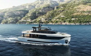 أركاديا تكشف يخت A80new الصديق للبيئة بألواح شمسية وتصميم مبتكر