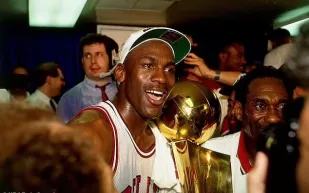 بعد 14 عامًا من غموض مصيرها.. سيارة مايكل جوردن السابقة تظهر من جديد!