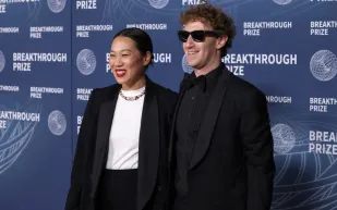 مارك زوكربيرج يكشف رد فعل زوجته المفاجئ على هديته المميزة!