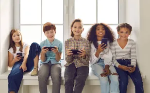 جيل ألفا يودع الأحلام التقليدية ويختار ريادة المحتوى  الرقمي