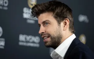 انفصال جيرارد بيكيه وكلارا شيا.. فهل حلت لعنة شاكيرا؟!