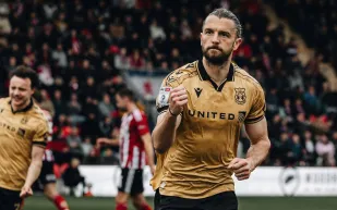 إيرادات ريكسهام تتضاعف: نجاح جماهيري ومالي بفضل نجوم هوليوود